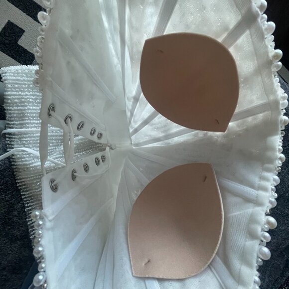 LUSTRE - Rosie Etienne - Picture 5 of 7